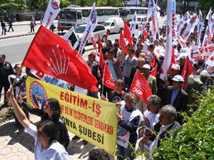 Konyadaki İşçi Bayramı parti mitingine dönüştü