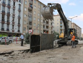 3 ilçede 8 mahalleye kanalizasyon şebekesi