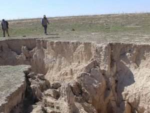 Konyada 64 metre çapında yeni obruk oluştu