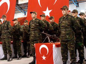 Üniversitelilere askerlik yok