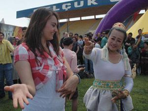 Selçukta coşkulu bahar şenliği