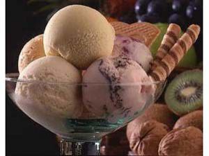 Konyalı esnafın dondurması turistlerin ilgi odağı