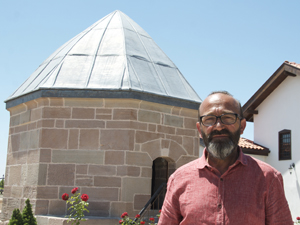 Türbedar kardeşlerin hizmet aşkı