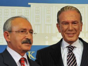 Etro marka gömleğini Uğur Dündara verdi