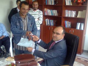 Bin liralık borca karşı sigara!