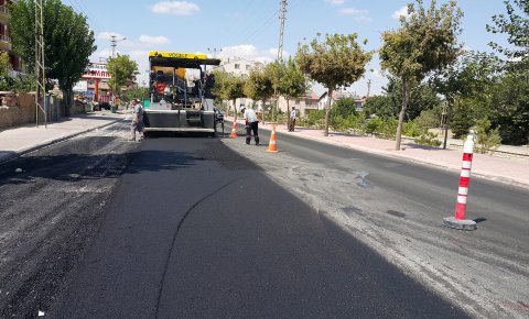 Karaman Caddesi’nde asfalt yenileniyor