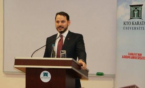Albayrak, geleceğin enerji yöneticilerine ders verdi
