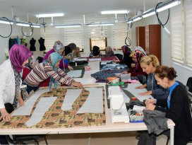 KOMEK sınıfta öğretiyor, atölyede kazandırıyor
