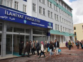 NEÜ İlahiyat Fakültesinin adı değişti