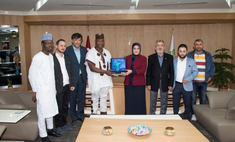 Nijeryalı bakandan Başkan Toru’ya ziyaret