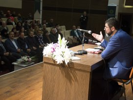 “Yeni şeyler söylememiz gerekiyor”