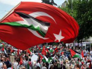 Yüzbinler İsraili protesto etti