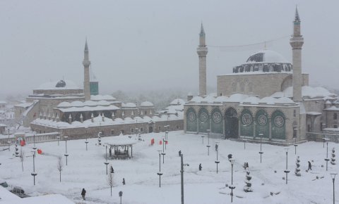 Konya’da kar yağışı etkili olmaya devam ediyor
