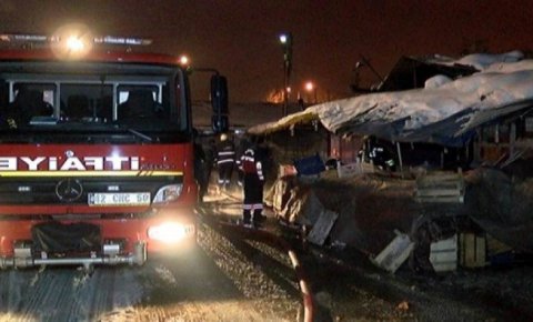 Konya’da spotçular çarşısında yangın