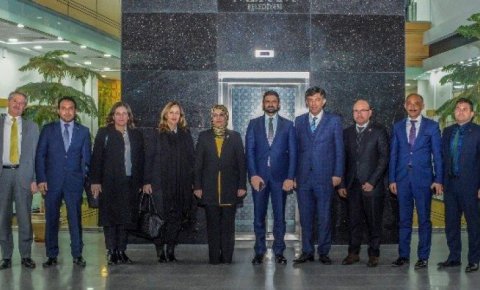 KKTC’li Bakandan Başkan Toru’ya ziyaret