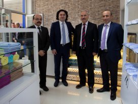 Hükümlü ve tutukluların yaptığı ürünler Konya Adliyesi’nde satışa sunuldu