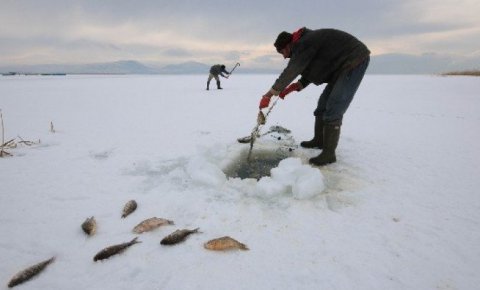 Konyada “eskimo” usulü balık avı