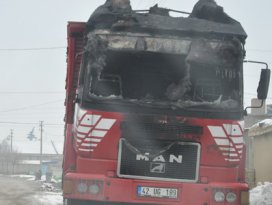 Akşehirde ısıtılmak istenen kamyon yandı