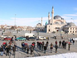 Konyada gençler -10 derecede evet dedi