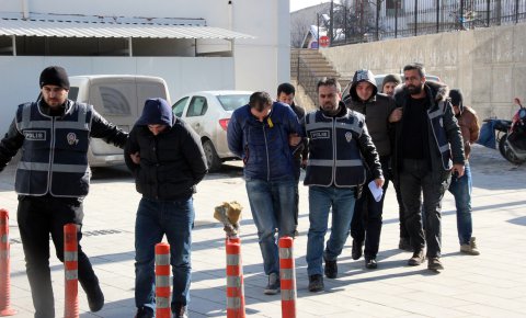 Ev almak için çektiği parayı hırsızlara kaptırdı