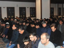 Akşehirli gençler sabah namazında buluştu
