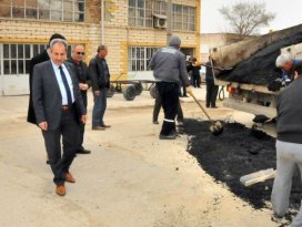 Akşehir’de yollardaki onarım ve tadilat çalışmaları sürüyor