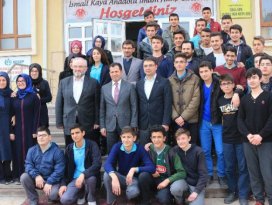 Altunyaldız, imam hatipli öğrencilere 28 Şubat’ı anlattı