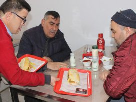 Down sendromlu genç döner dükkanının vazgeçilmezi oldu
