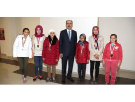 Başkan Altay’dan Sızmalı sporculara destek