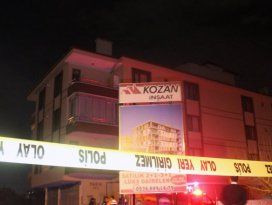 Konyada duvar çökünce bina boşatıldı!