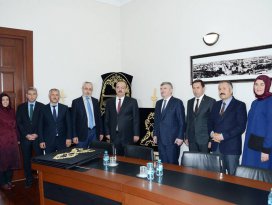 KOMEK’ten Hacıveyiszade Camisine minber örtüsü