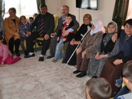 Kulu’da ana sınıfı öğrencilerden yaşlı yaşam merkezine ziyaret