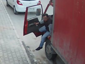 Baba kızının tacizcisini yakaladı!