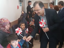 Hastanedeki Çocukların 23 Nisan Sevinci