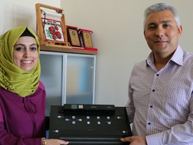 Görme engelliler için okuma cihazı yaptılar