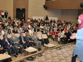 Yabancı öğrenciler Türkçe için yarıştı