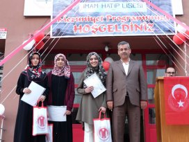 Anadolu İHL, 60.dönem mezunlarını uğurladı