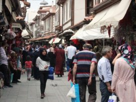 Tarihi Bedesten Çarşısında bayram hareketliliği