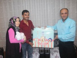 Beyşehir’de yeni doğan bebeklere hediye seti