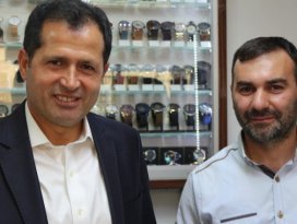 Ziya Altunyaldız, esnafla bayramlaştı