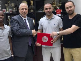 Ezekilel, bugün imzayı atacak!