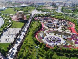 Türkiye’nin en renkli bahçesi Selçuklu’da