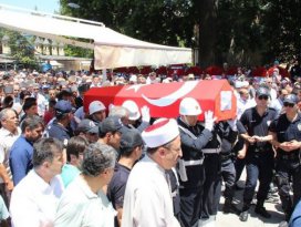 Şehit polis memuru son yolculuğuna uğurlandı