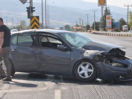 Akşehirde trafik kazası: 3 yaralı