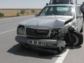 Konya’da otomobil kontrolden çıktı! 2 yaralı