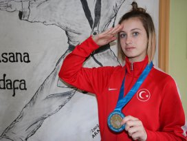Kaygıları boşa çıkardı, dünya şampiyonu oldu