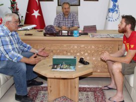 Bisikletle dünyayı dolaşarak Konyaya geldi