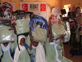Ribat Derneğinden Sudanlı yetimlere okul malzemesi desteği