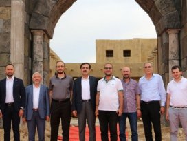 Direniş Karatay’a iş dünyasından destek