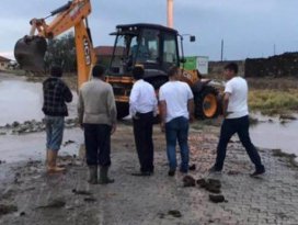 Ereğli Belediyesi, sele maruz kalan bölgelere müdahale etti
